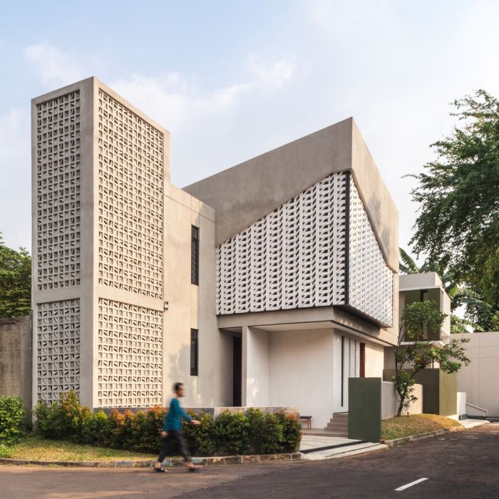 minimalist brizze block or roster beton minimalisinstallation on facade