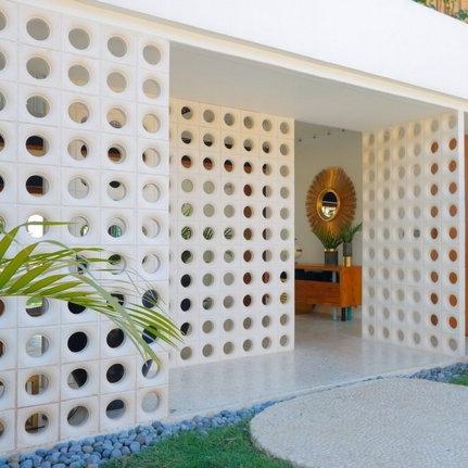 use minimalist brizze block you get good ventilation your house or aritecture look aesthetic on fence