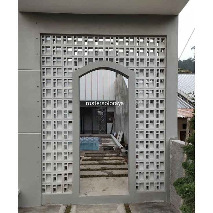 use minimalist brizze block you get good ventilation your house or aritecture look aesthetic on fence