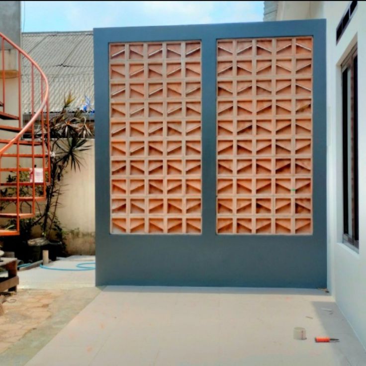 use minimalist brizze block you get good ventilation your house or aritecture look aesthetic on fence