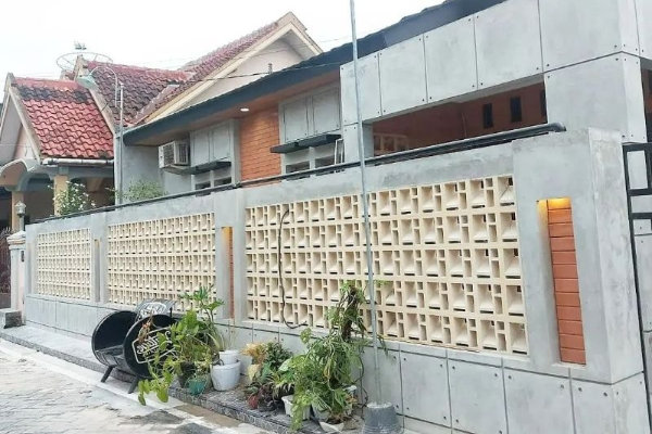 use minimalist brizze block you get good ventilation your house or aritecture look aesthetic on fence