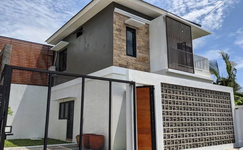 use minimalist brizze block you get good ventilation your house or aritecture look aesthetic on fence