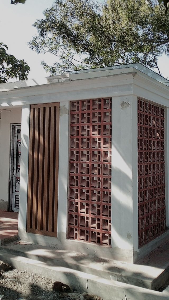 minimalist brizze block or roster beton minimalisinstallation on facade