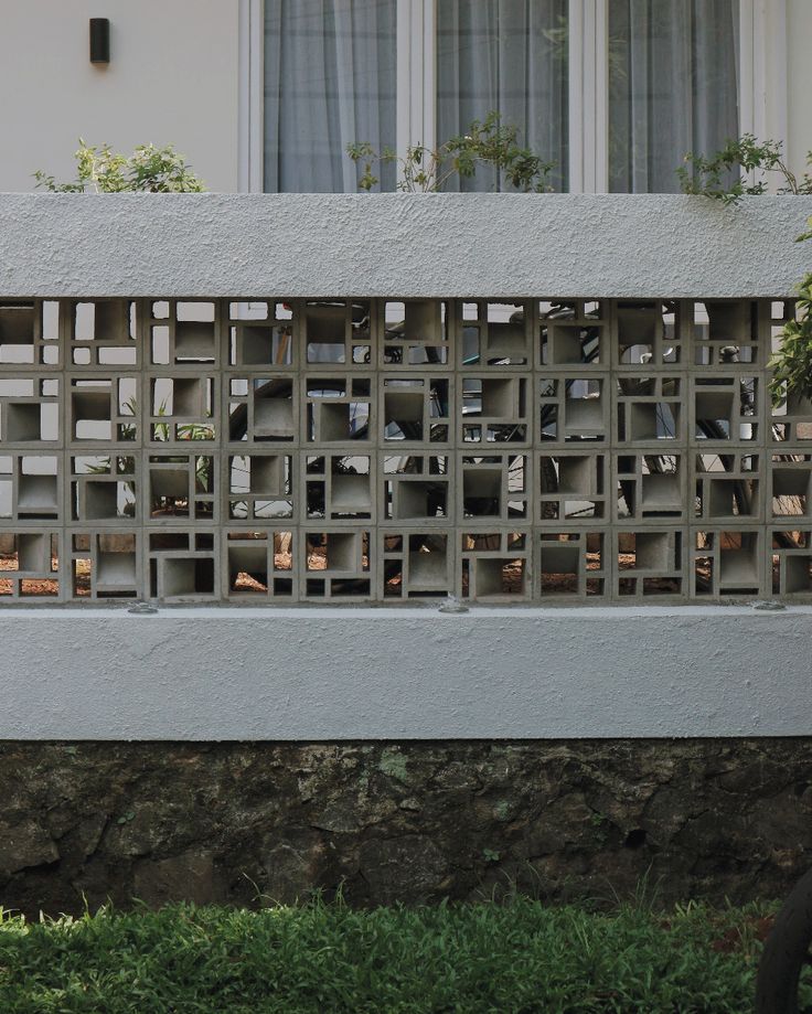 use minimalist brizze block you get good ventilation your house or aritecture look aesthetic on fence