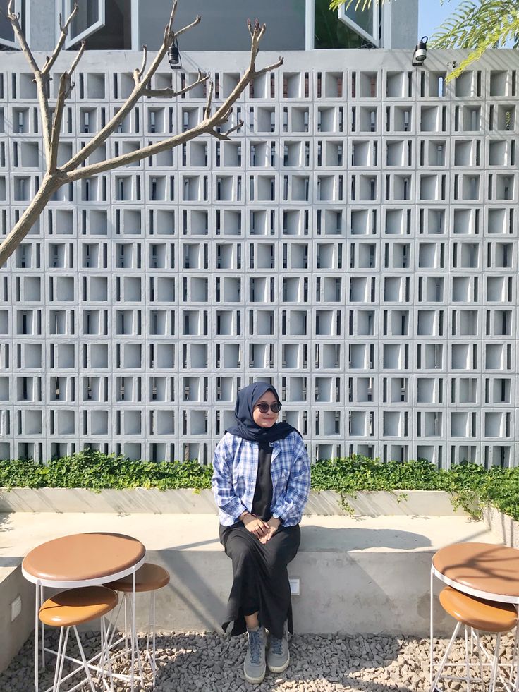 use minimalist brizze block you get good ventilation your house or aritecture look aesthetic on fence