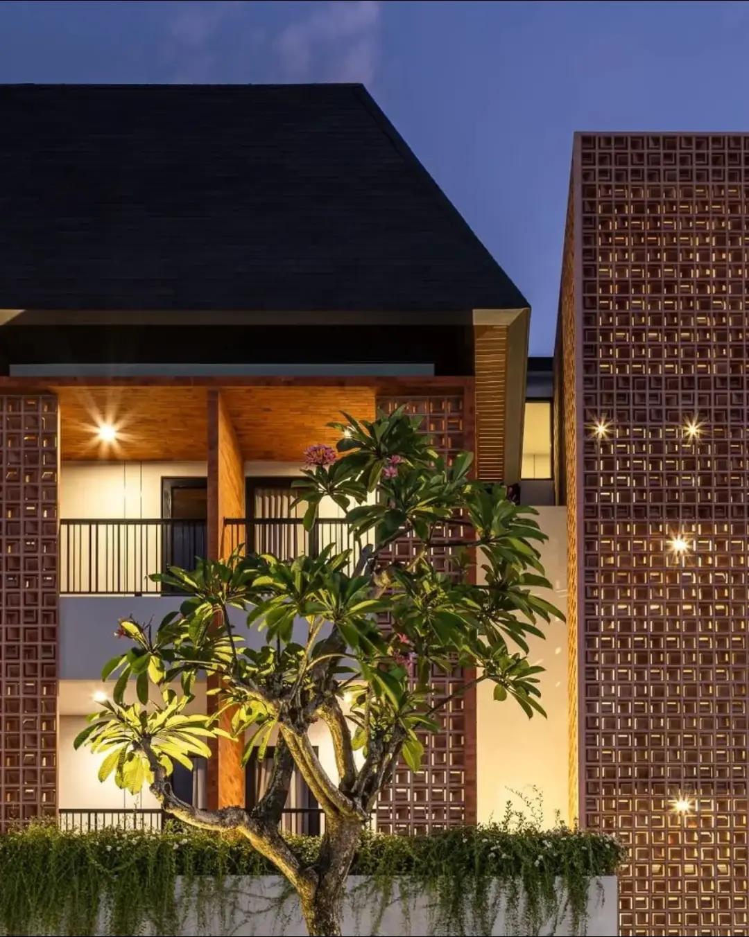 minimalist brizze block or roster beton minimalisinstallation on facade