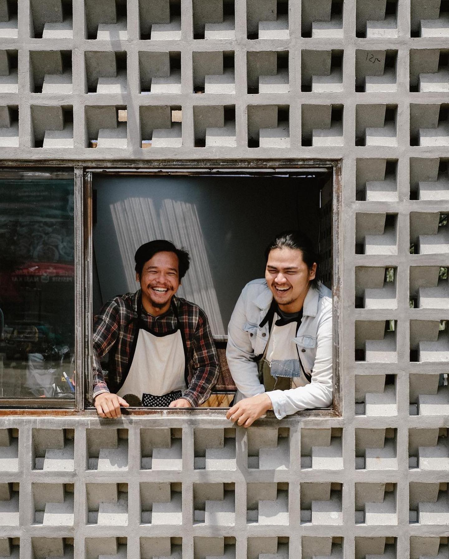 use minimalist brizze block you get good ventilation your house or aritecture look aesthetic on fence