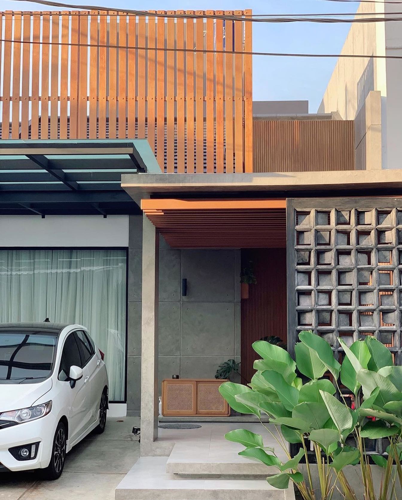 use minimalist brizze block you get good ventilation your house or aritecture look aesthetic on fence