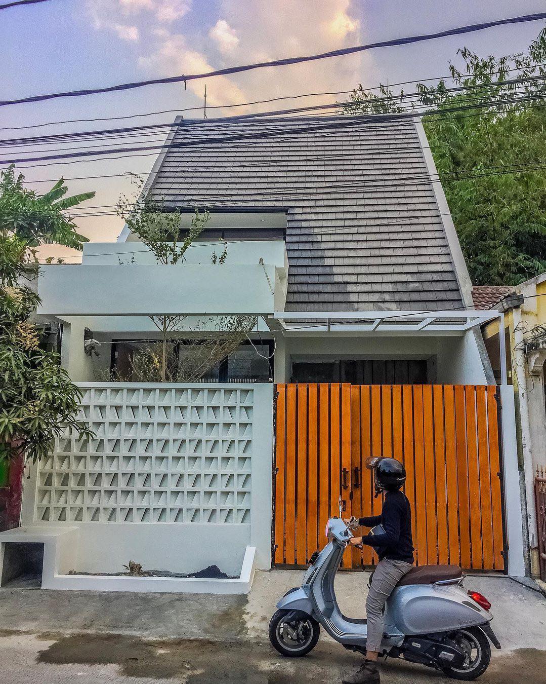 use minimalist brizze block you get good ventilation your house or aritecture look aesthetic on fence