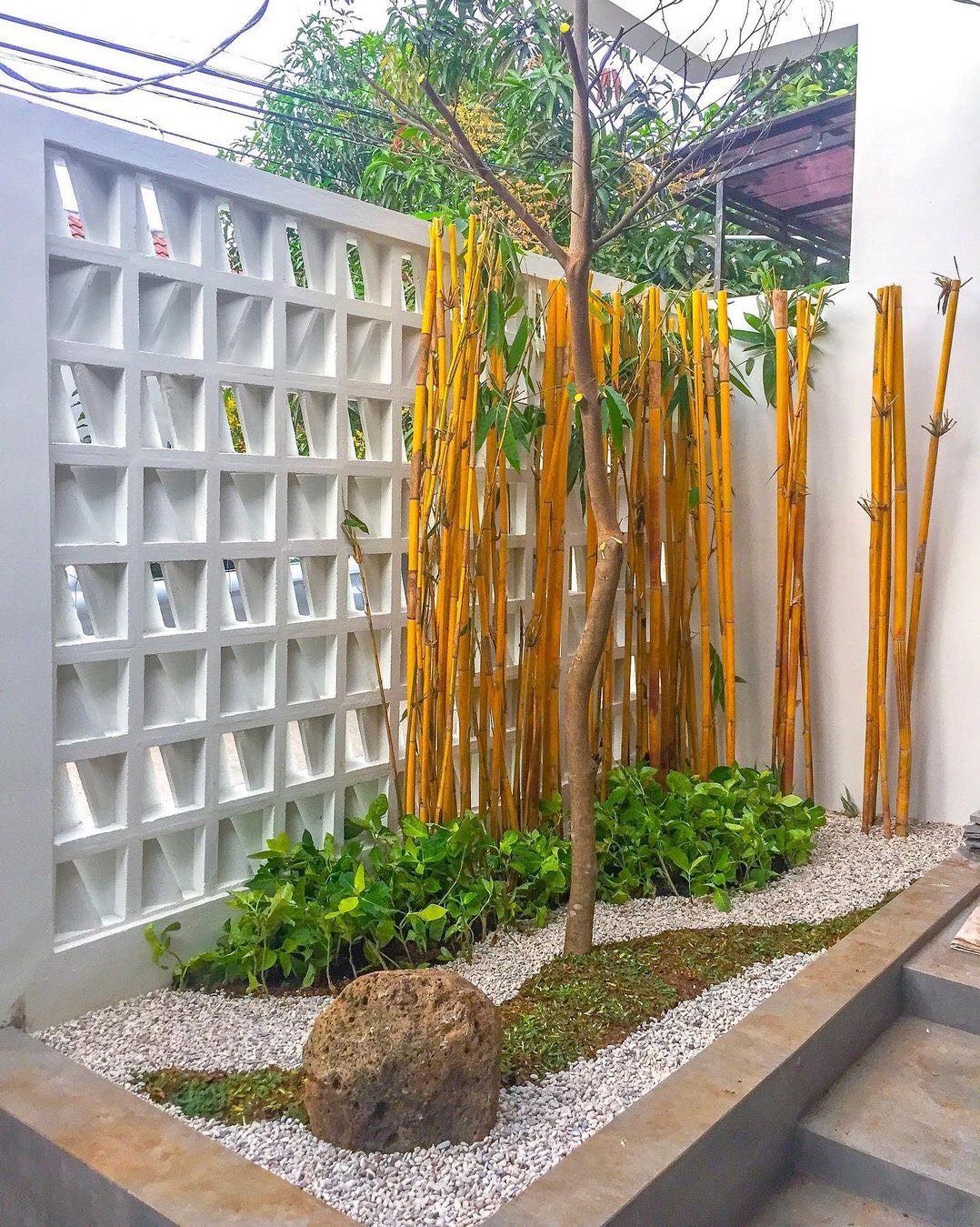 use minimalist brizze block you get good ventilation your house or aritecture look aesthetic on fence