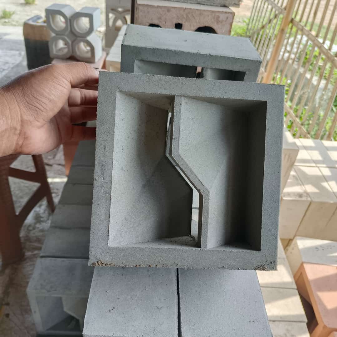 Deskripsi Alternatif Gambar Ini