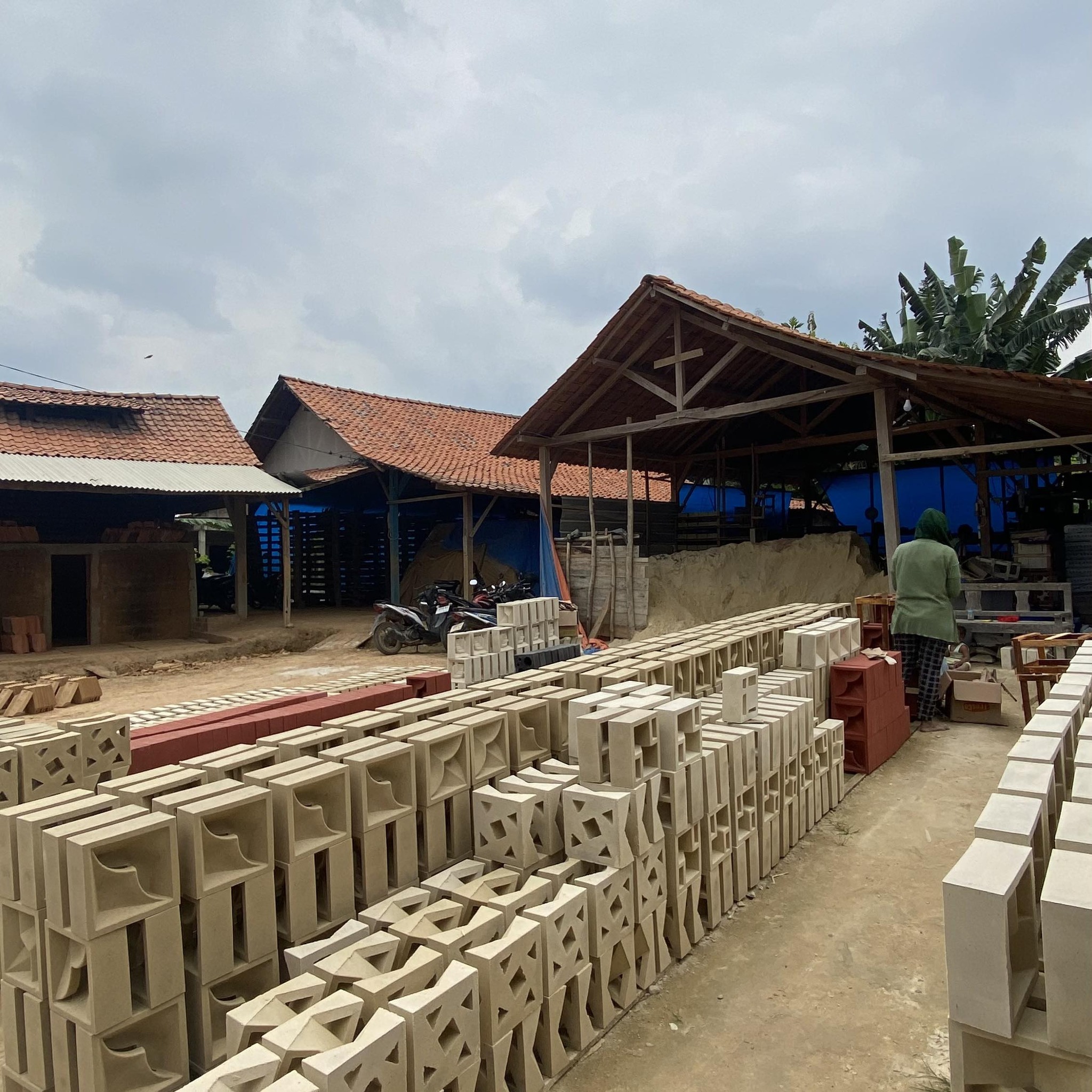 Concrete breeze block drying process
