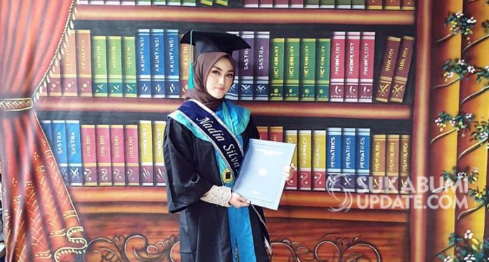 Nadia Silva Sarjana Kedokteran Di Umur 18 Warsih Nadia Silva Sarjana Kedokteran Di Umur 18 Warsih