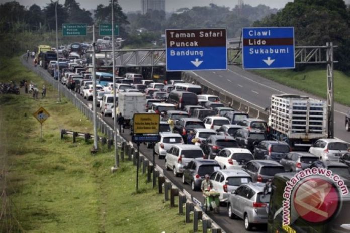 Situasi Ramai Lancar Arus Mudik Di Tol Fungsional Kertimpianri-Gandulan Situasi Ramai Lancar Arus Mudik Di Tol Fungsional Kertimpianri-Gandulan