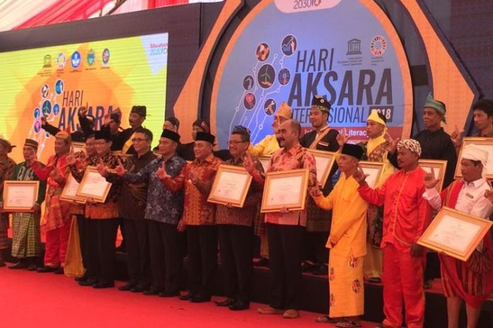 Hari Aksara Internasional Mendikbud Ingatkan Literasi Berbudaya Hari Aksara Internasional Mendikbud Ingatkan Literasi Berbudaya