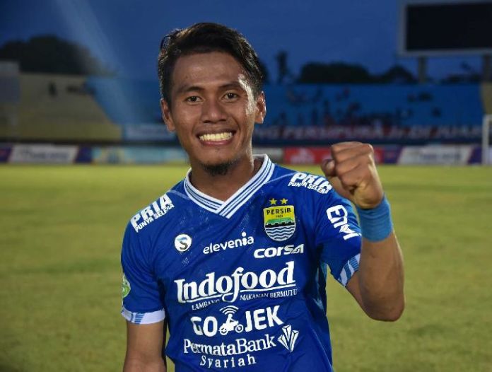 Ghozali Henteu Sabar Rasakeun Suasana GBLA - koran sunda Ghozali Henteu Sabar Rasakeun Suasana GBLA - koran sunda