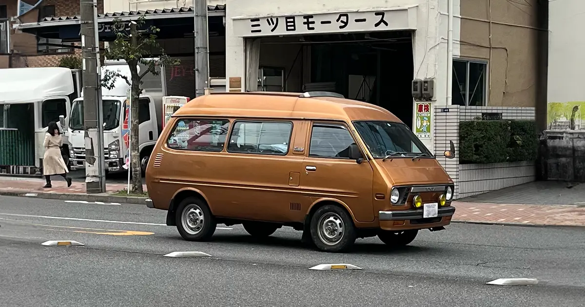 Late 70's / Early 80's Toyota TownAce spotted in Morishita