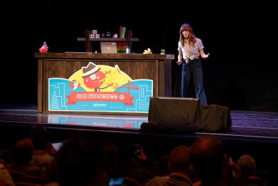 A picture of Sophie Tahran on stage at the SmashingConf SF 2022