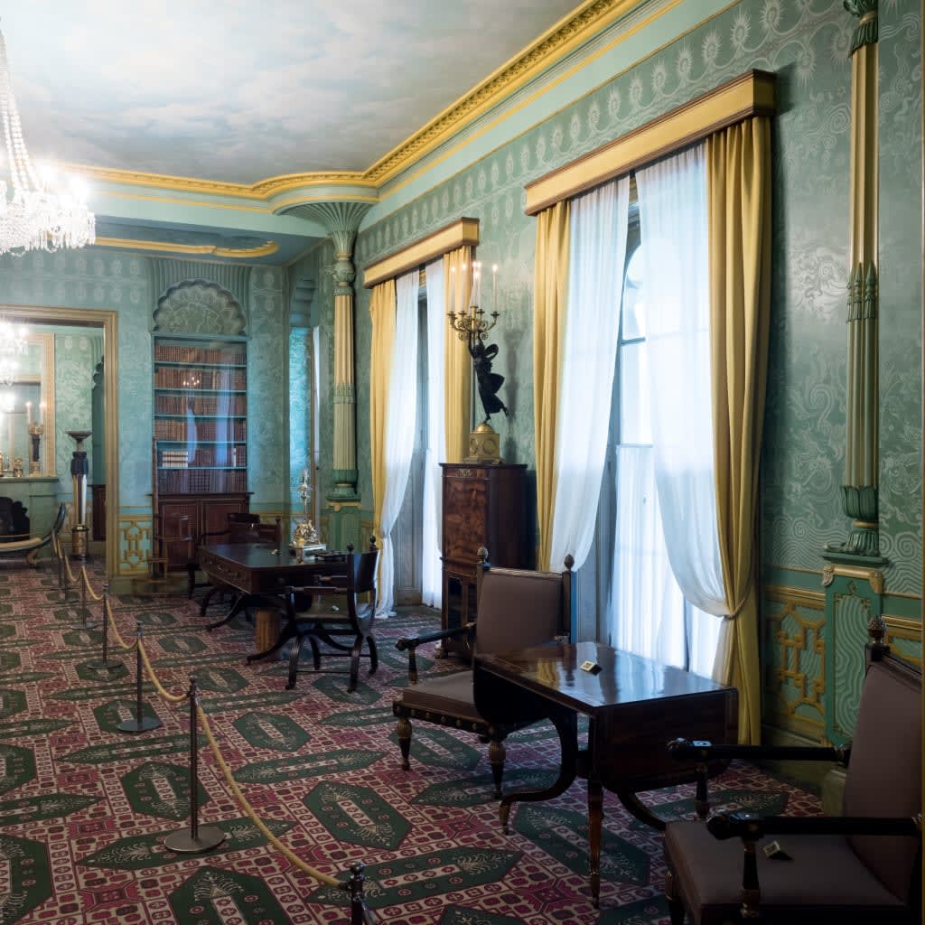 Royal Pavilion and Sparkling Cream Tea for Two at the Wine Cellar