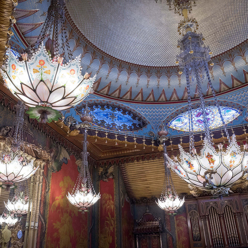 Royal Pavilion and Sharing Board for Two at the Wine Cellar Brighton