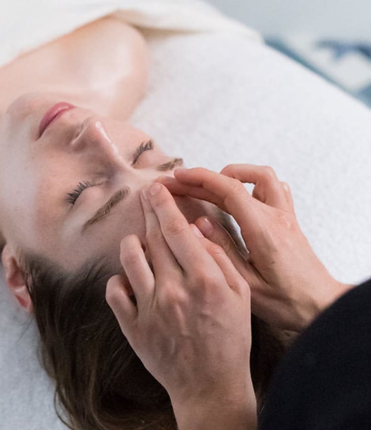 Glowing 60min Beauty Treatment