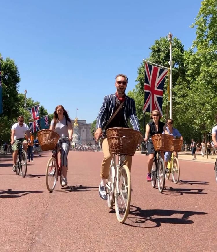 Landmarks and Gems Cycle Tour for Two