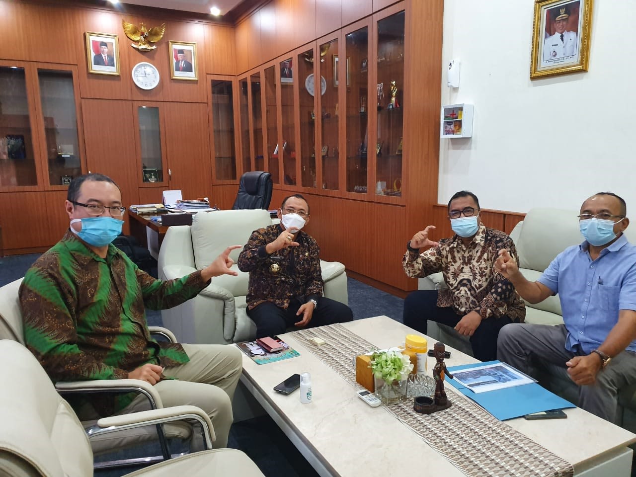 Meeting with Mayor1.jpg