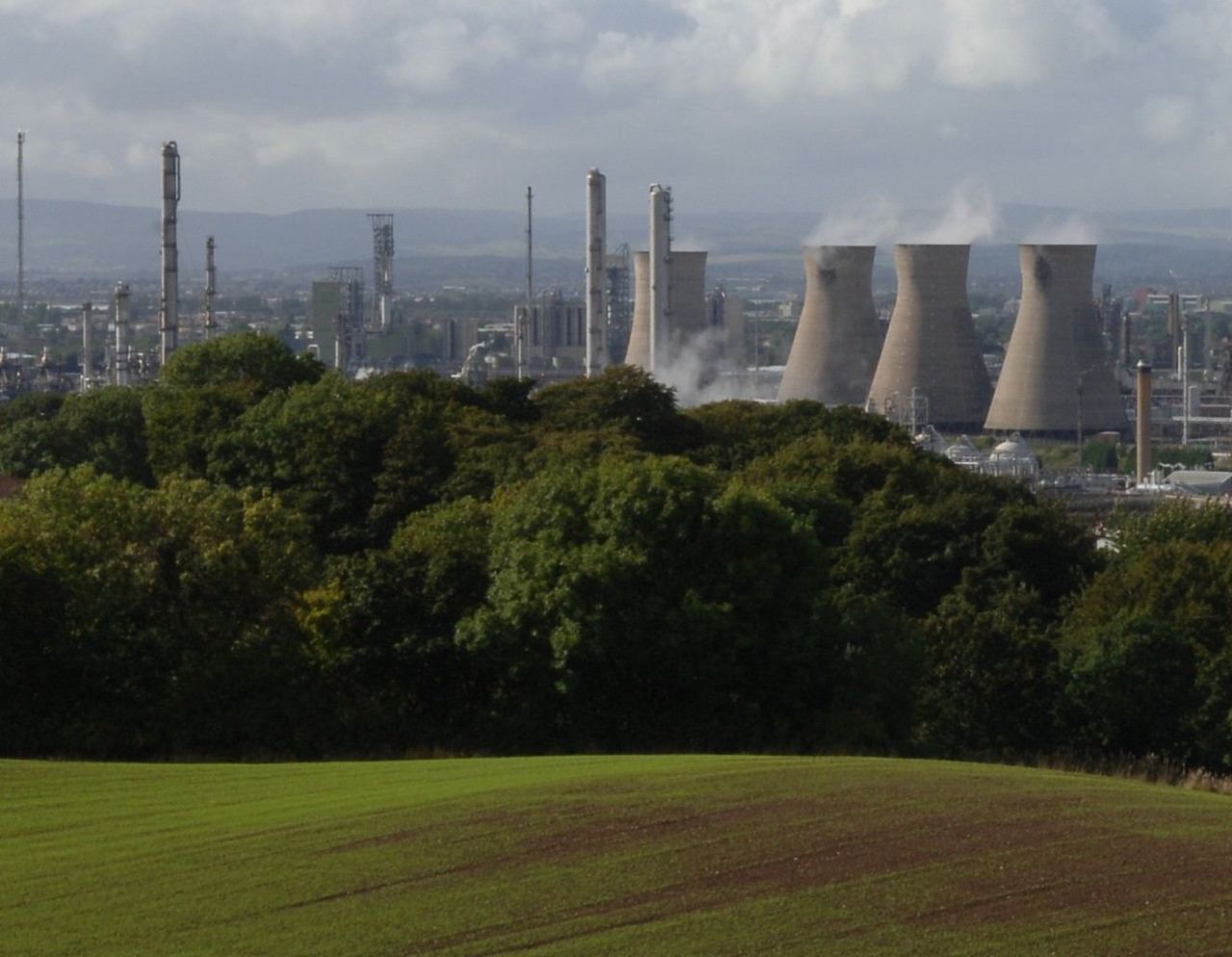 Grangemouth site from golf course landscape.jpg