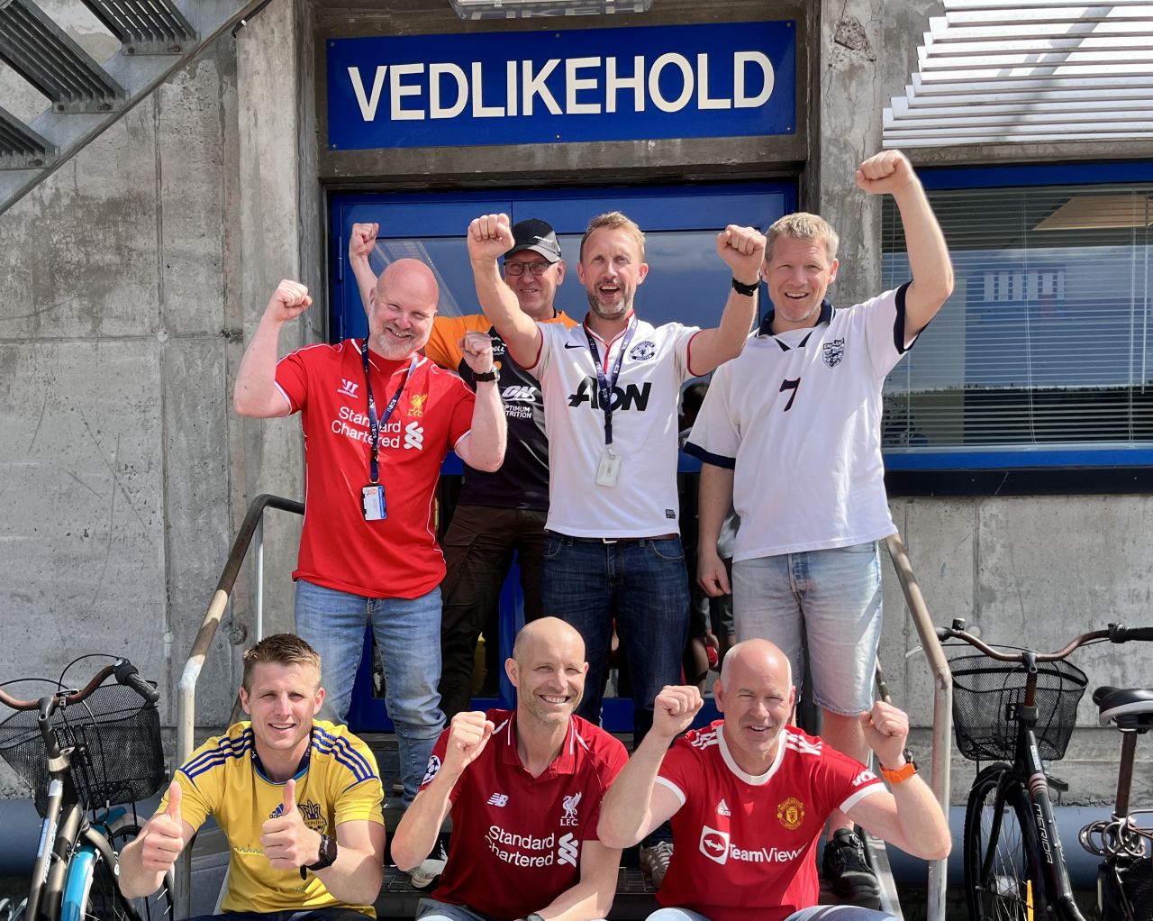 2026 mai fotballtrøye fredag crop .jpeg