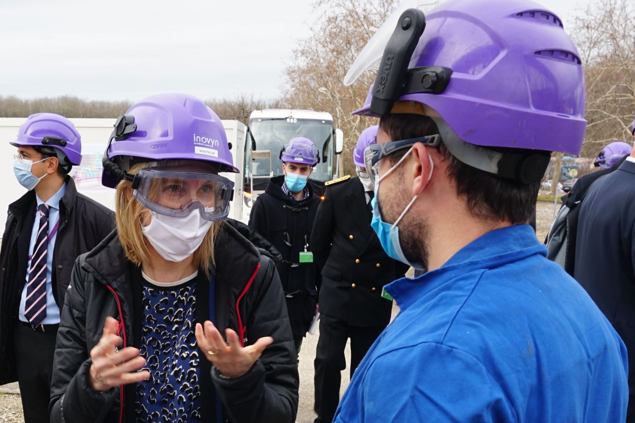 devant-le-terrain-de-construction-rmv.jpg