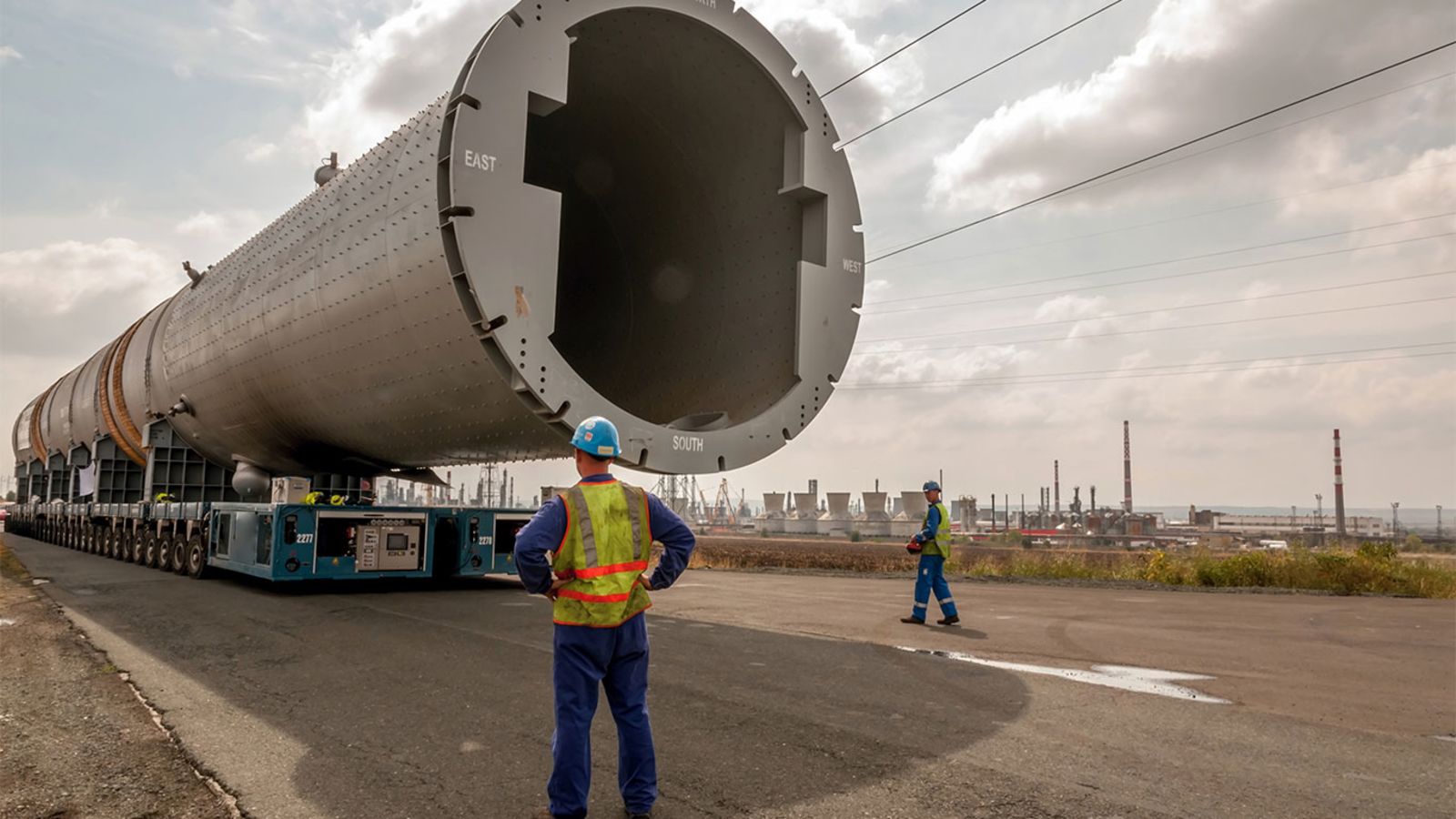 Lavera hydrocracker reactor replacement