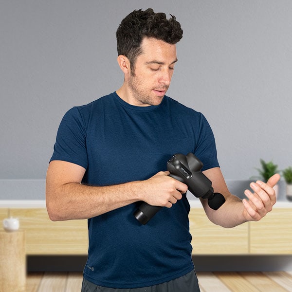 Model_Holding_Gun_Arm_Wide-