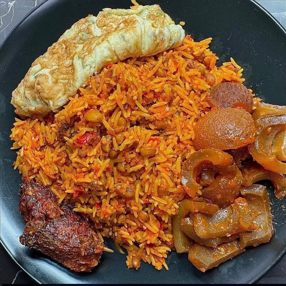 ChefOnpoint Pomo & Egg Spicy Jollof