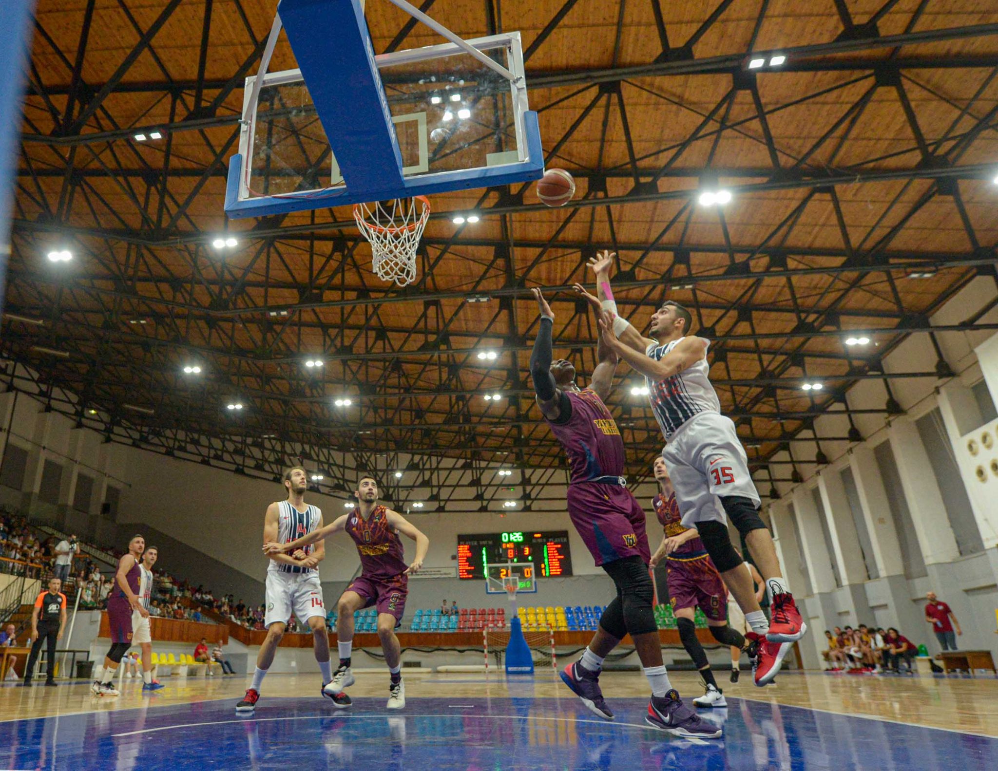 İlk maç Koopspor’un: 65-58