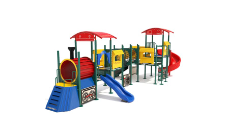 Playground en forma de trenecito con resbaladillas, escaladores y redes de cuerda.