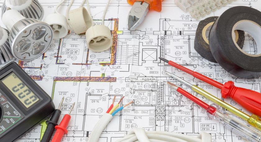 Ausbildung Elektroniker - Erfahrungen, Berufsaussichten, Gehalt + Test