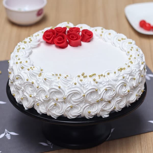 Buy 1 Kg Vanilla Cake Flowers Online Arabian Flora