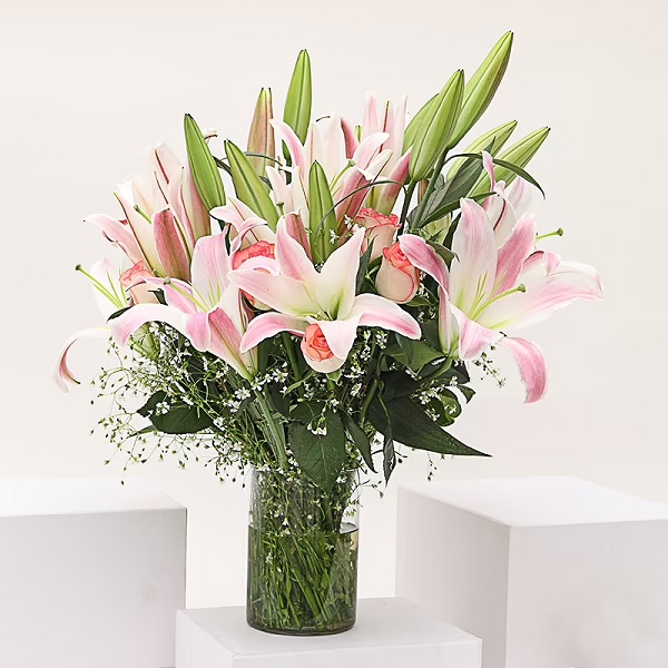 Order Pink Lilies in Vase online | free delivery in 3 hours - Flowera