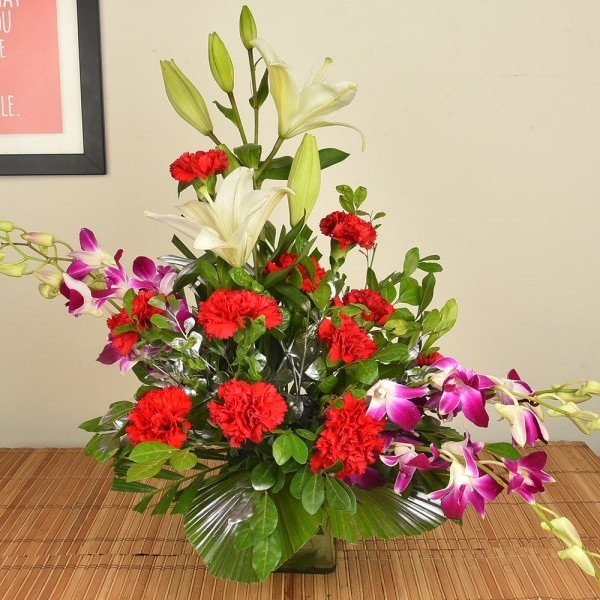 Order Mix Flowers Arrangement online | free delivery in 3 hours - Flowera - Mix And Match Flower Arrangement