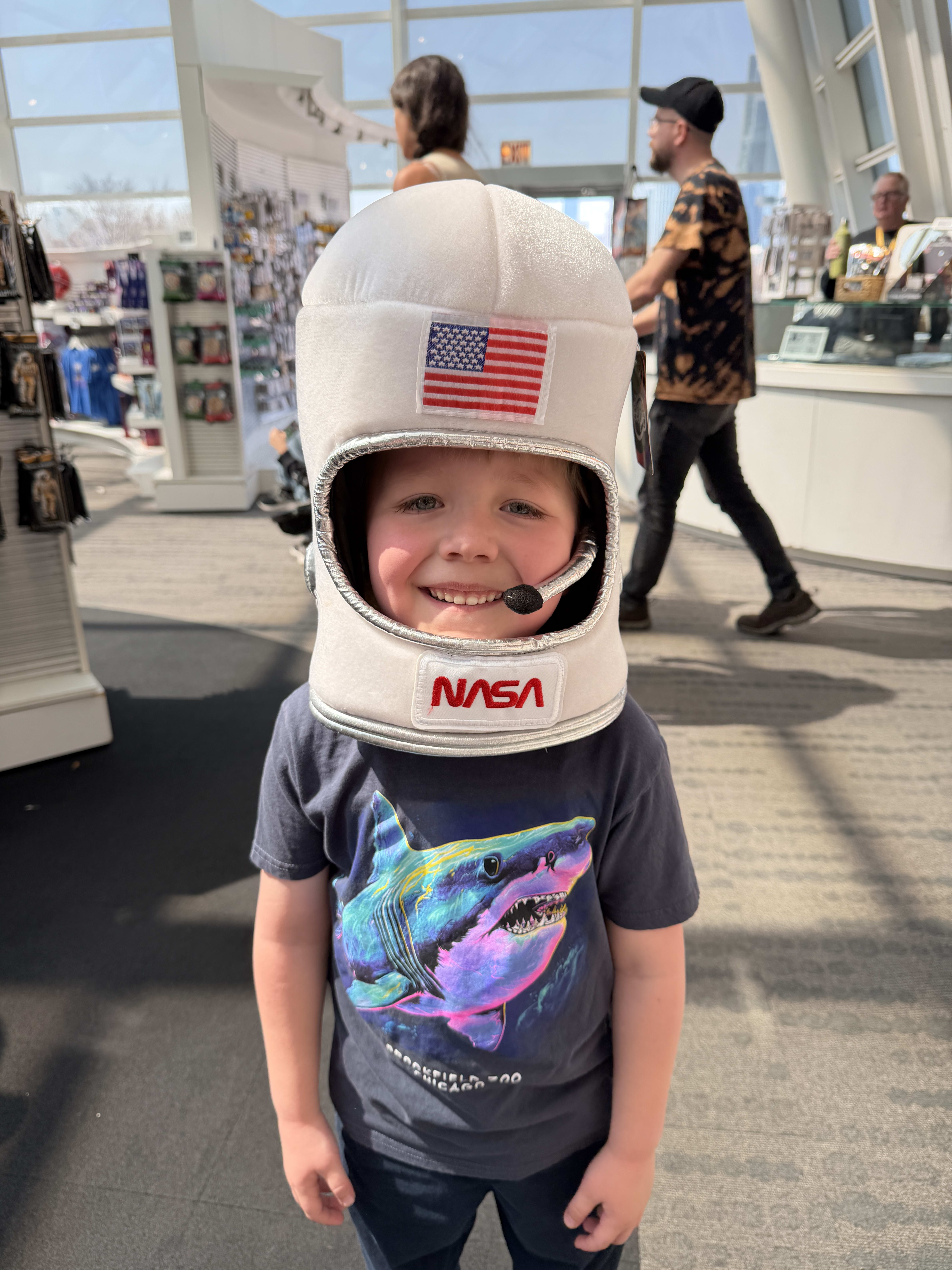 Ryan is obsessed with space —Planetarium and Artemis live feed.