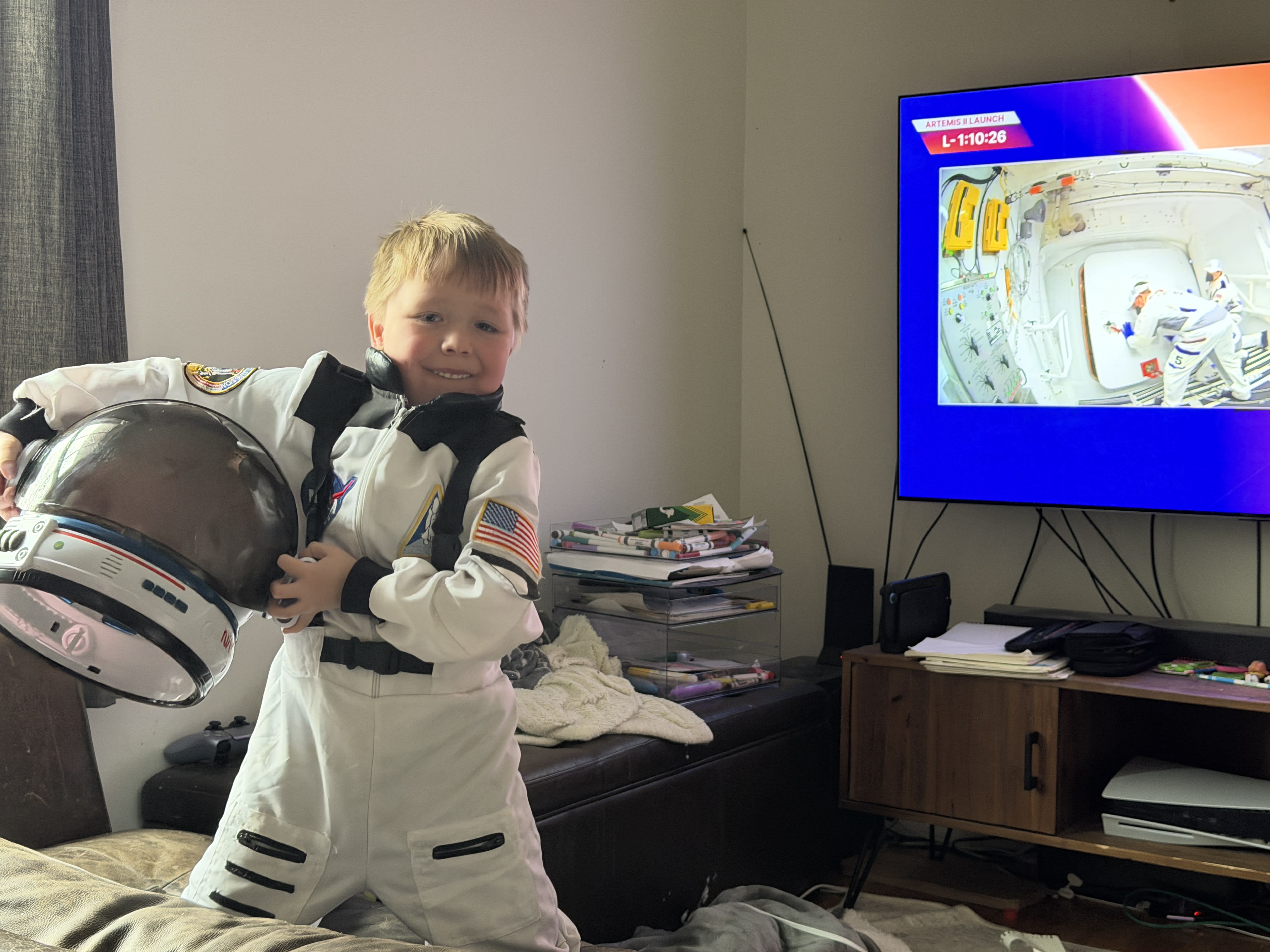 Ryan is obsessed with space —Planetarium and Artemis live feed.
