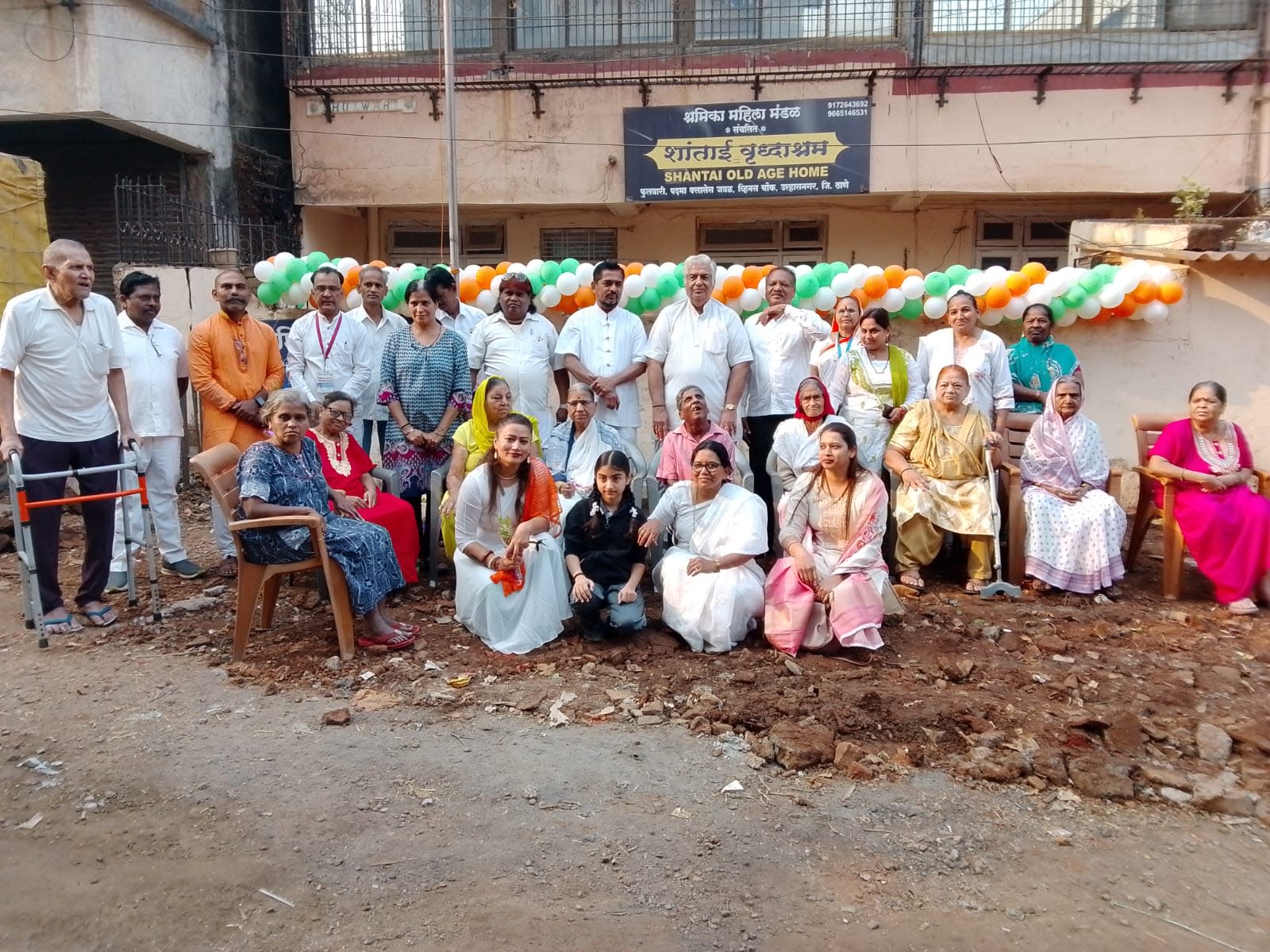 Residents and volunteers at Shramika NGO