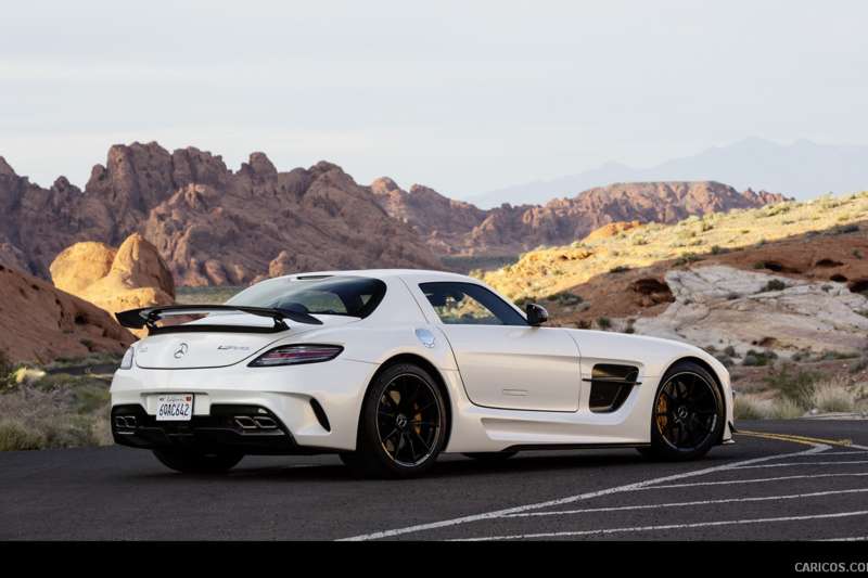 2014-Mercedes-Benz-SLS-AMG-Coupe-Black-Series-White---Rear-46434-1024x768.jpg