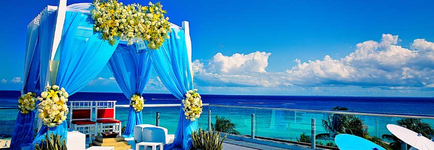 Contrasting Colours Mandap