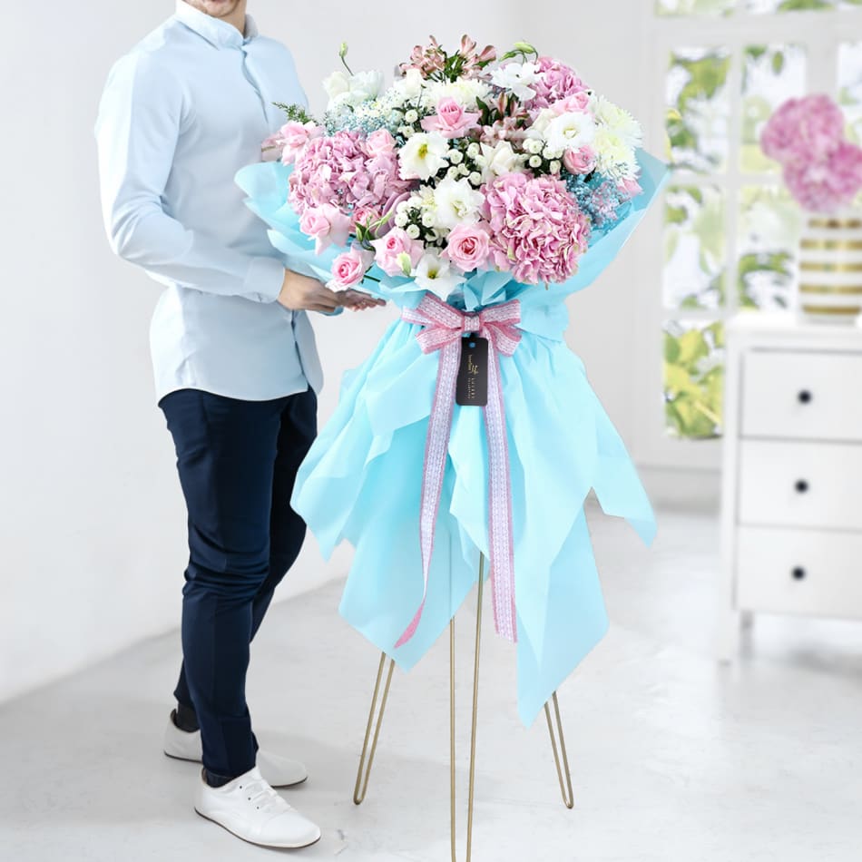 Birthday Flowers: Buy/Send Best Birthday Flowers Online - Interflora India