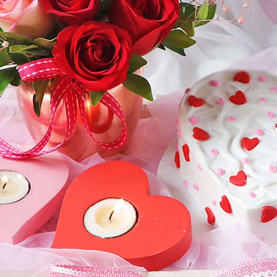 Falling in Love: Order Anniversary Flowers Online | Interflora India