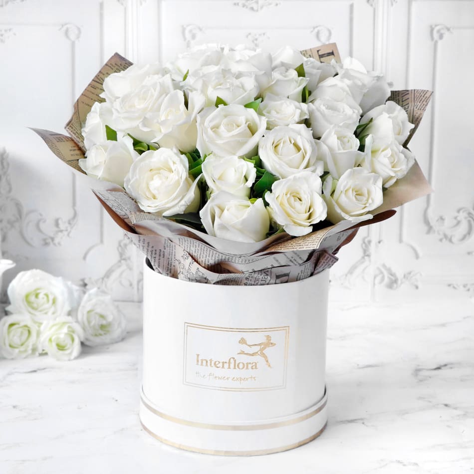 Heavenly 25 White Roses Hand Tied: Order Apology Flowers Online ...