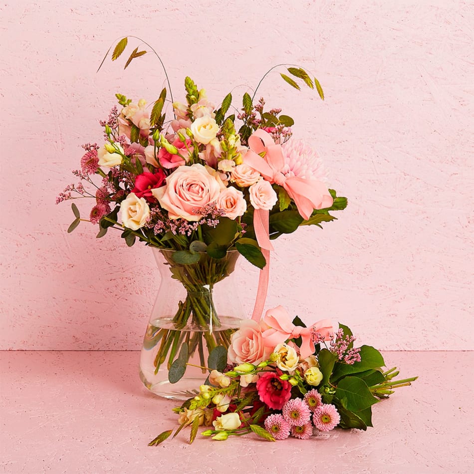 Mother and child pink: Order Flowers Online | Interflora India