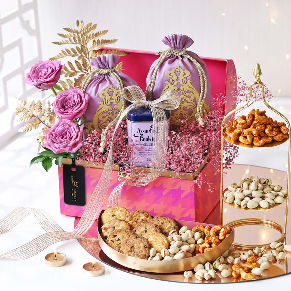 Trunk Of Bliss: Order Flowers Online | Interflora India