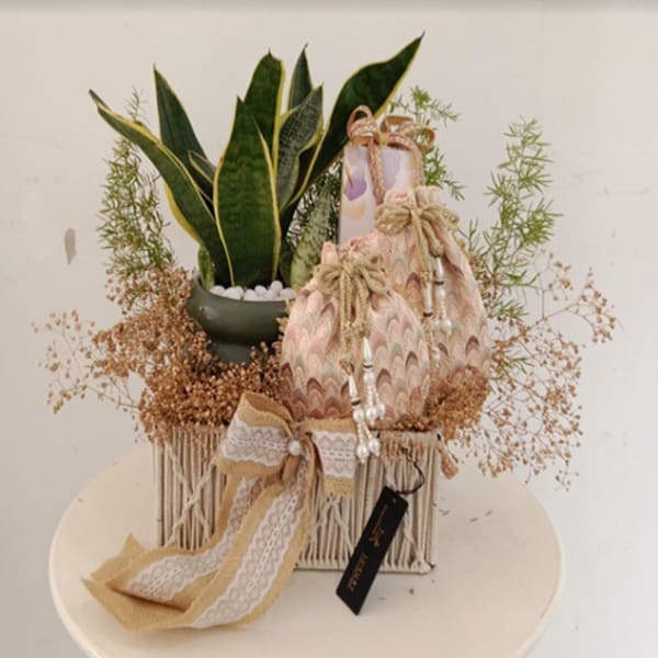Basket diwali hamper